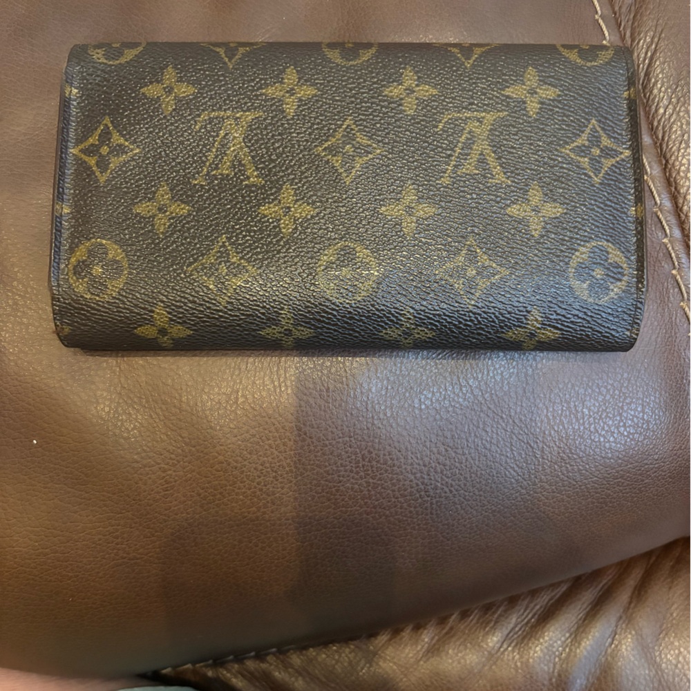 Louis Vuitton Monogram International wallet - Picture 2 of 9